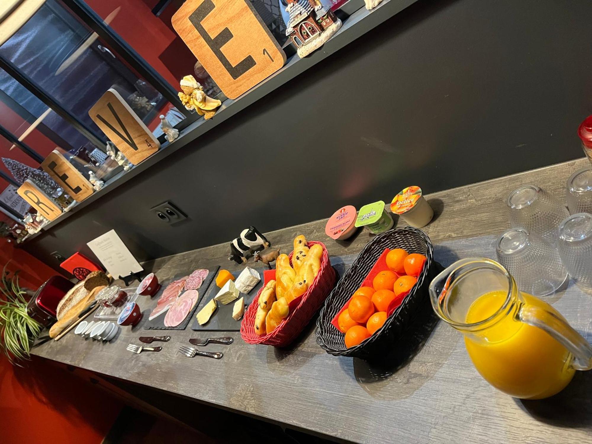L'Attrap'Reves : Le Confort Hotelier, La Convivialite En Plus Ergersheim Buitenkant foto